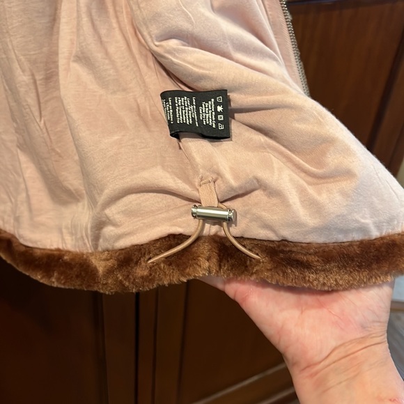 NWT UGG Elaina Faux Fur Jacket - Picture 9 of 14